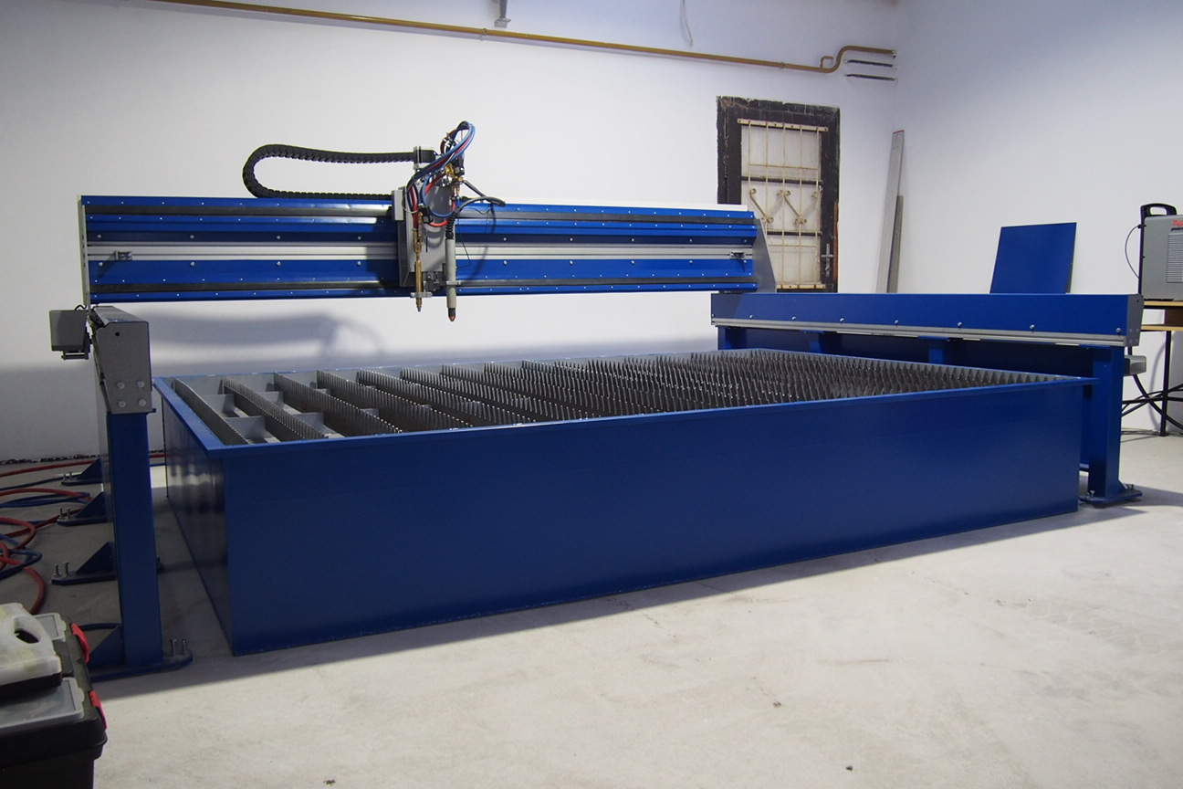 CNC gép referenciák 39 masina CNC debitare oxigaz si plasma seria F3020 Ungaria