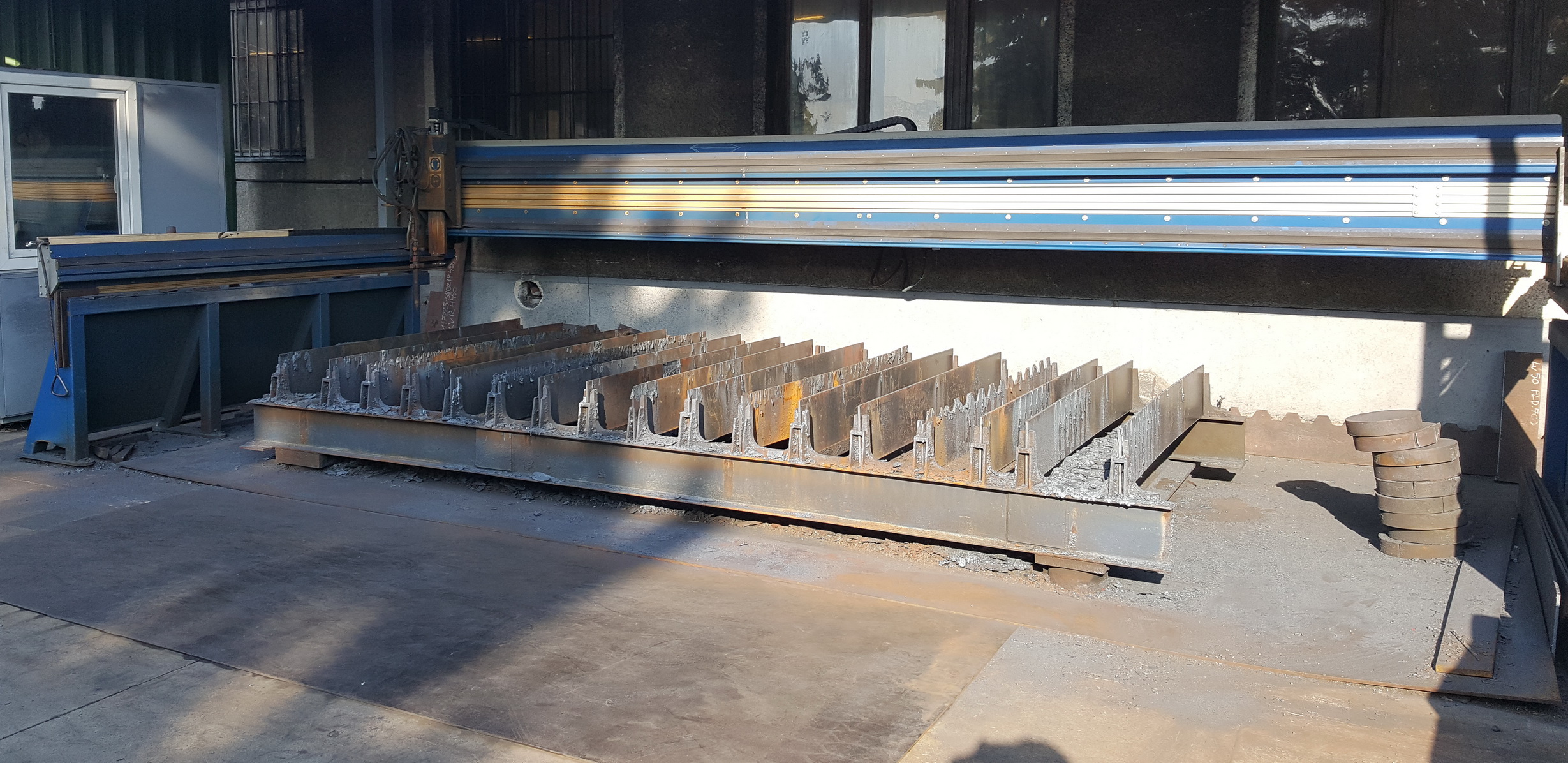 CNC gép referenciák 24 GF6025 Messer Langvagofej